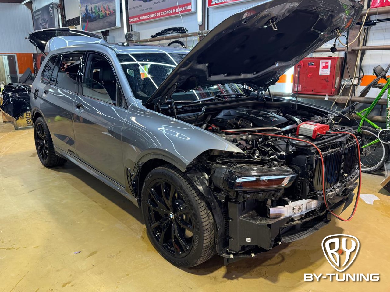 BMW X7 M60I оклейка матовой полиуретановой пленкой кузова автомобиля | BY-TUNING Москва
