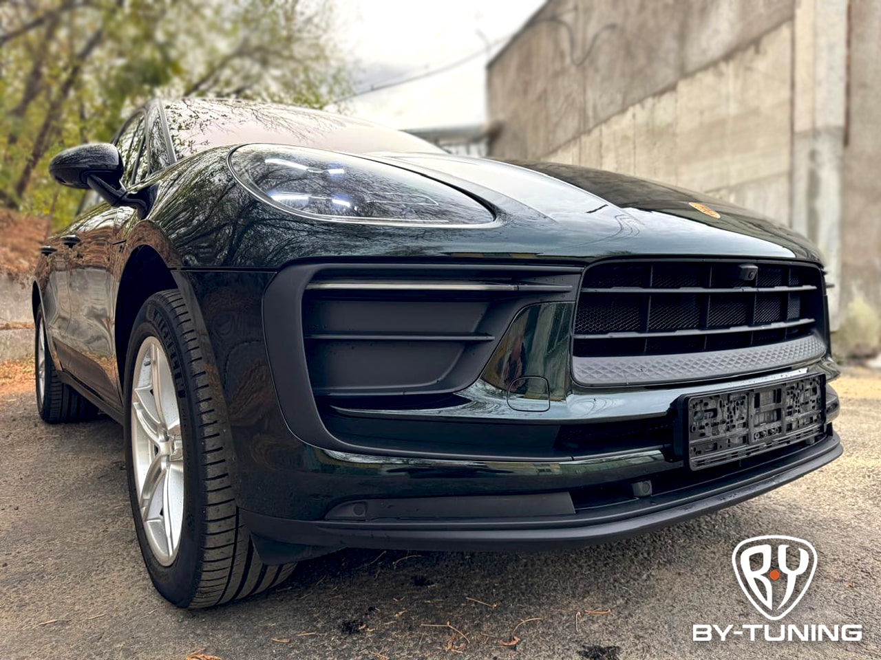 PORSCHE MACAN оклейка цветной защитной пленкой автомобиля | BY-TUNING Москва