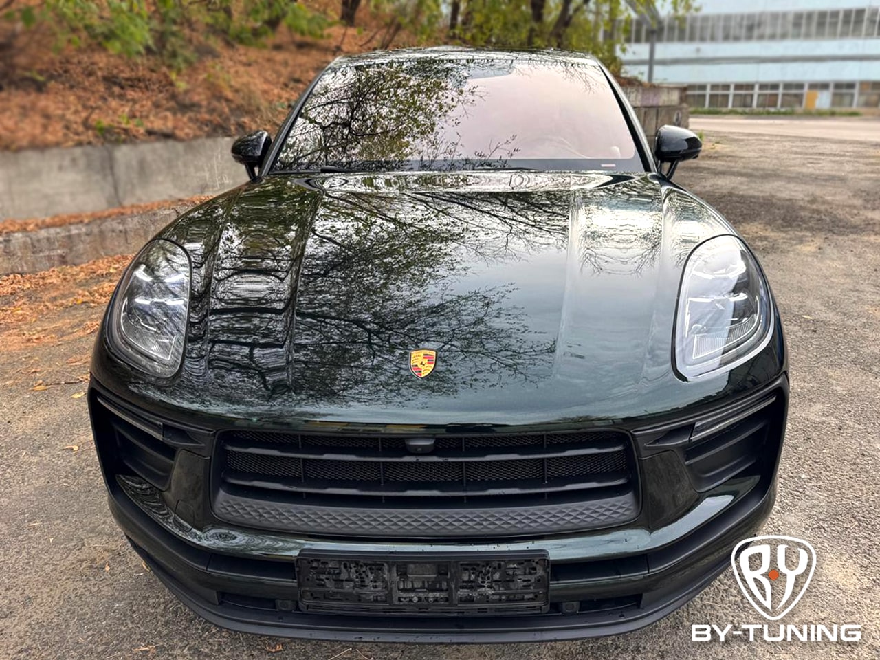 PORSCHE MACAN оклейка полиуретановой пленкой кузова, доводчики дверей, керамика кожаного салона авто в Москве