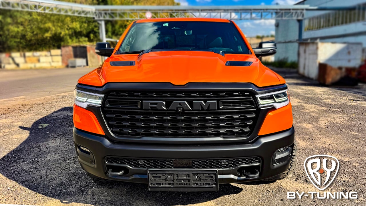 DODGE RAM 1500 LIMITED оклейка оранжевой полиуретановой пленкой кузова автомобиля | BY-TUNING Москва