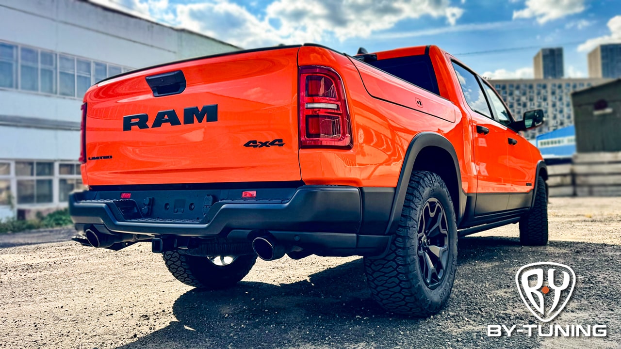 DODGE RAM 1500 LIMITED оклейка антигравийной пленкой внутренних порогов автомобиля | BY-TUNING Москва