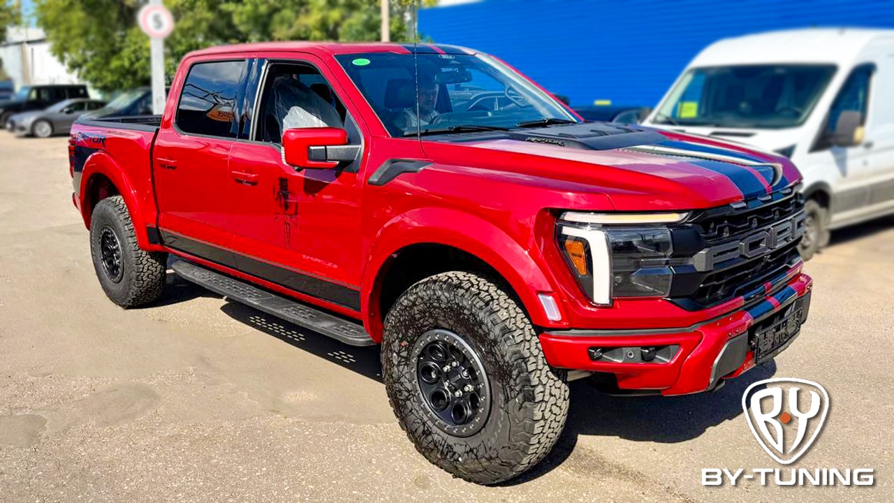 FORD F 150 RAPTOR антигравийная защита (бронирование) полиуретановой пленкой, изготовление и нанесение наклеек по макету заказчика | BY-TUNING Москва