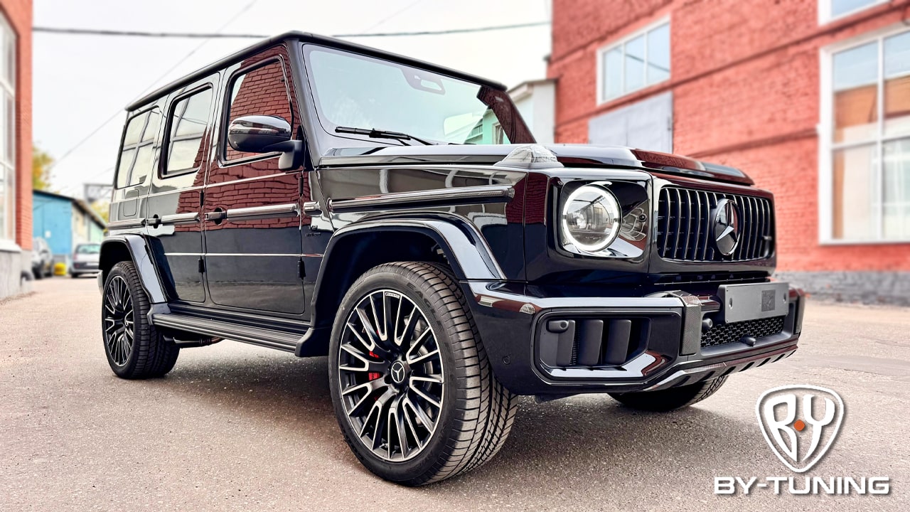 MERCEDES-BENZ G63 (black) защита экрана мультимедиа, рояльного лака и карбоновых вставок салона авто, оклейка крыши одним листом пленки | BY-TUNING Москва